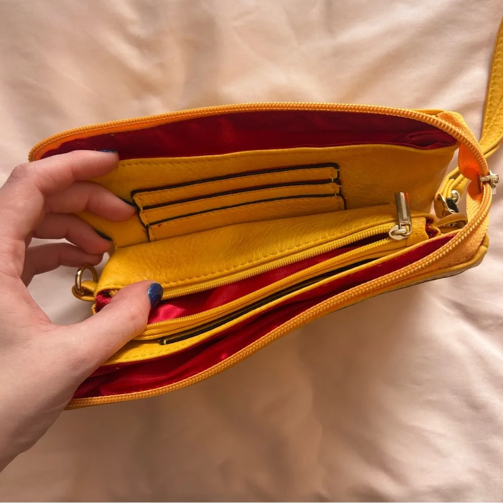 Yellow LA2LA Purse/Wristlet – Never Used